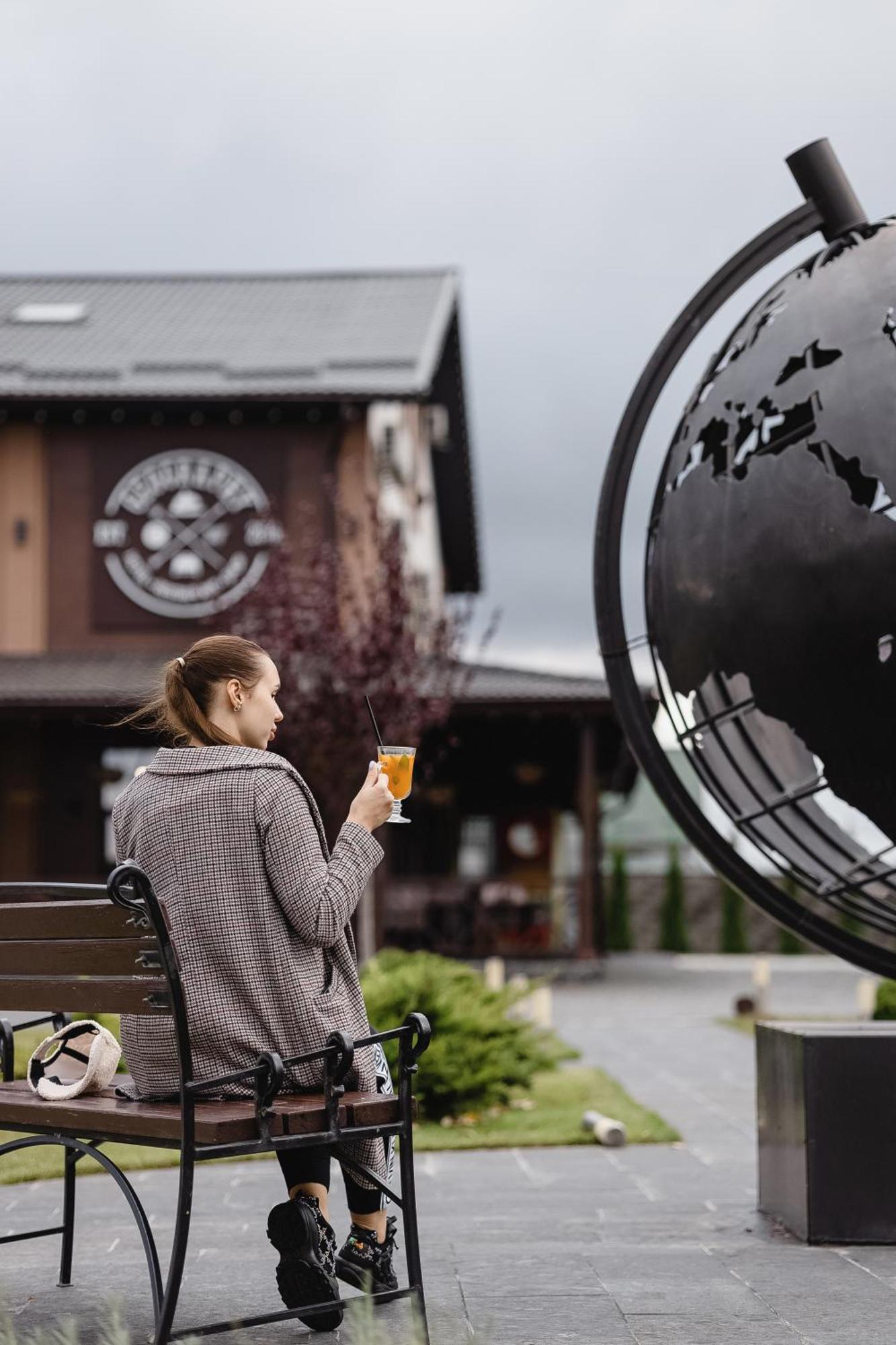 Geography Hotel Veresneve Buitenkant foto