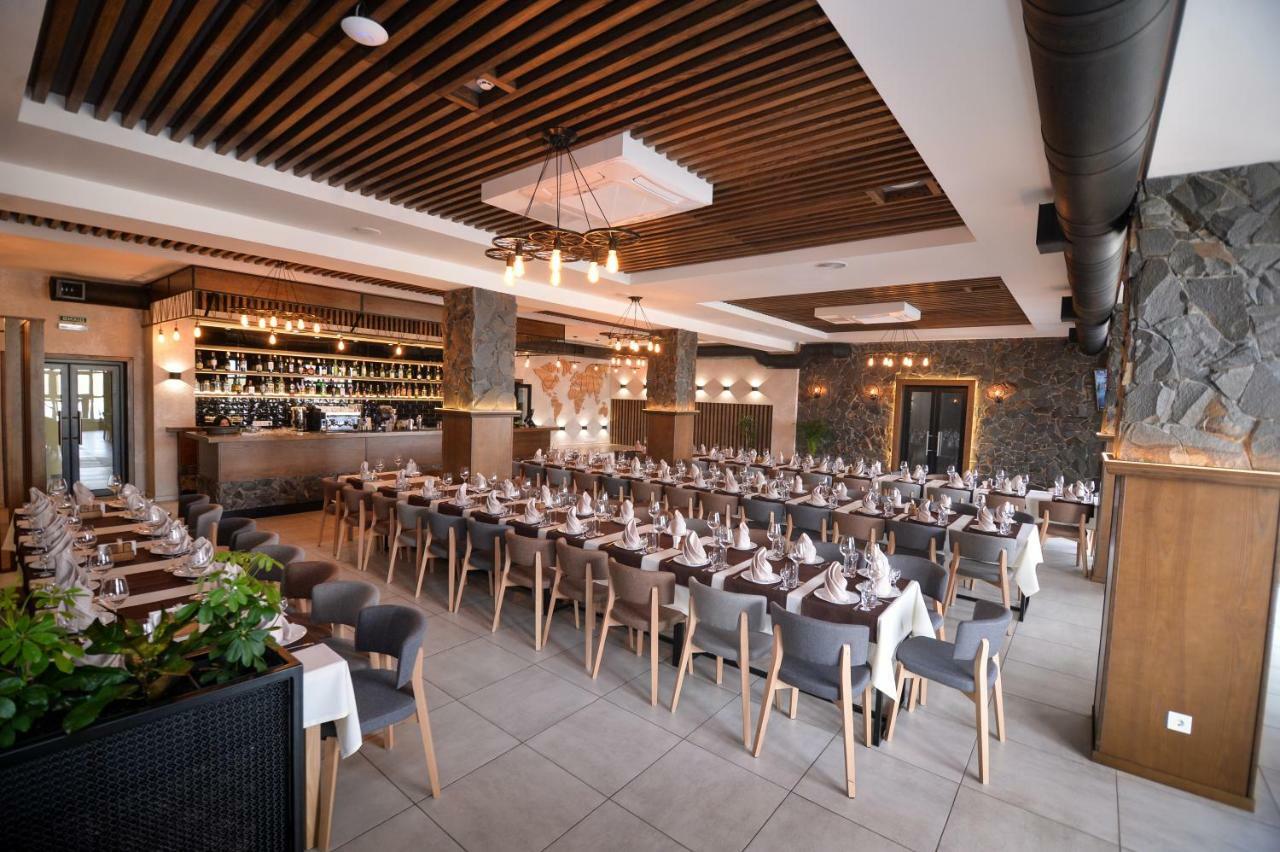 Geography Hotel Veresneve Buitenkant foto