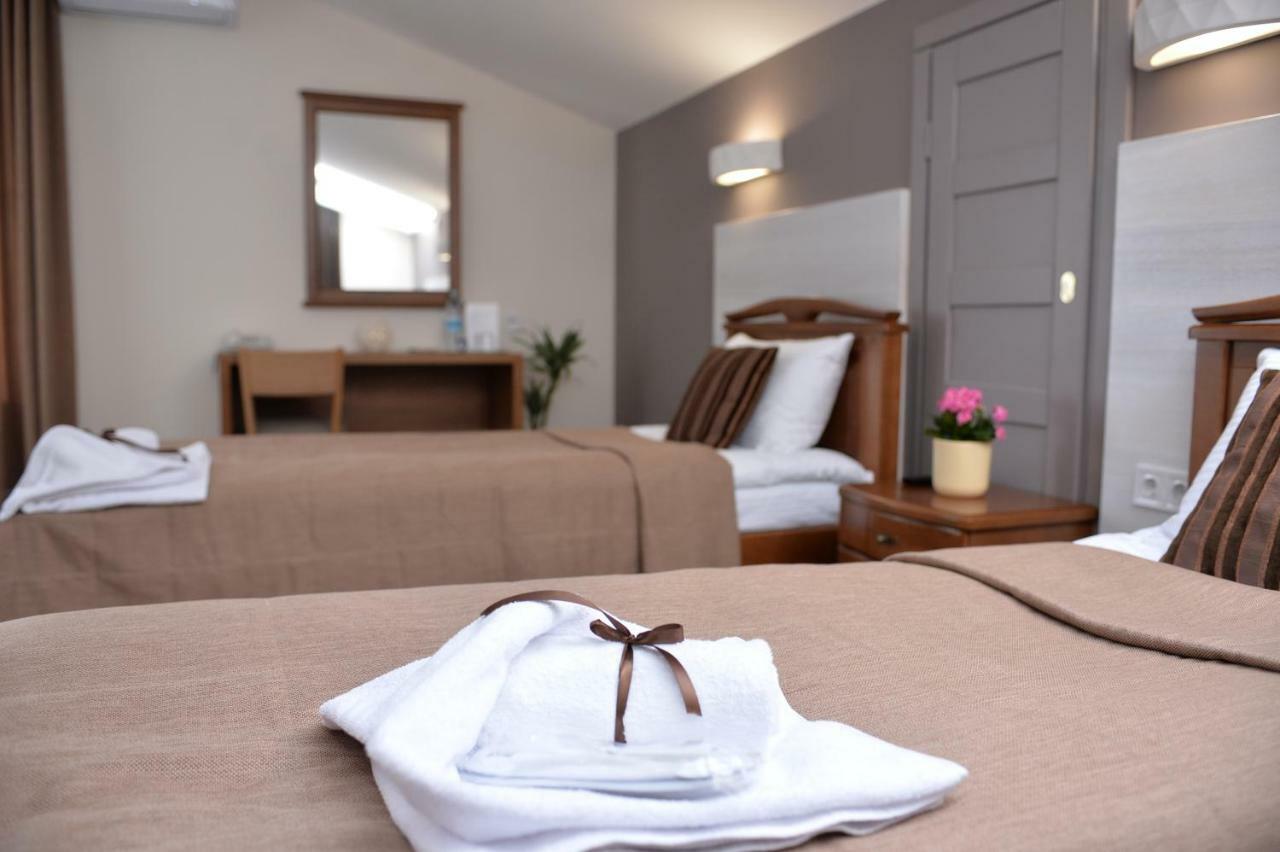 Geography Hotel Veresneve Buitenkant foto