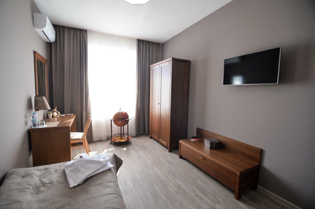 Geography Hotel Veresneve Buitenkant foto