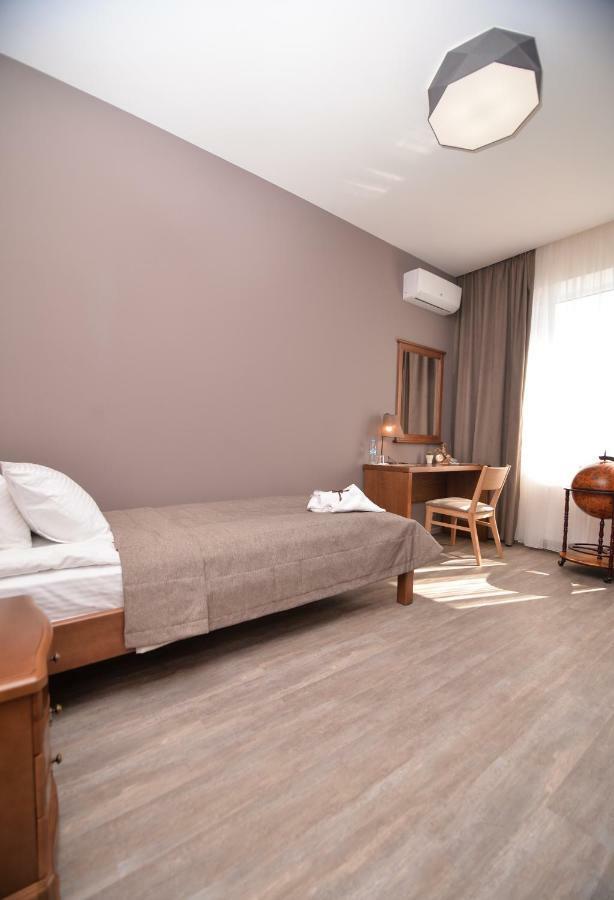 Geography Hotel Veresneve Buitenkant foto