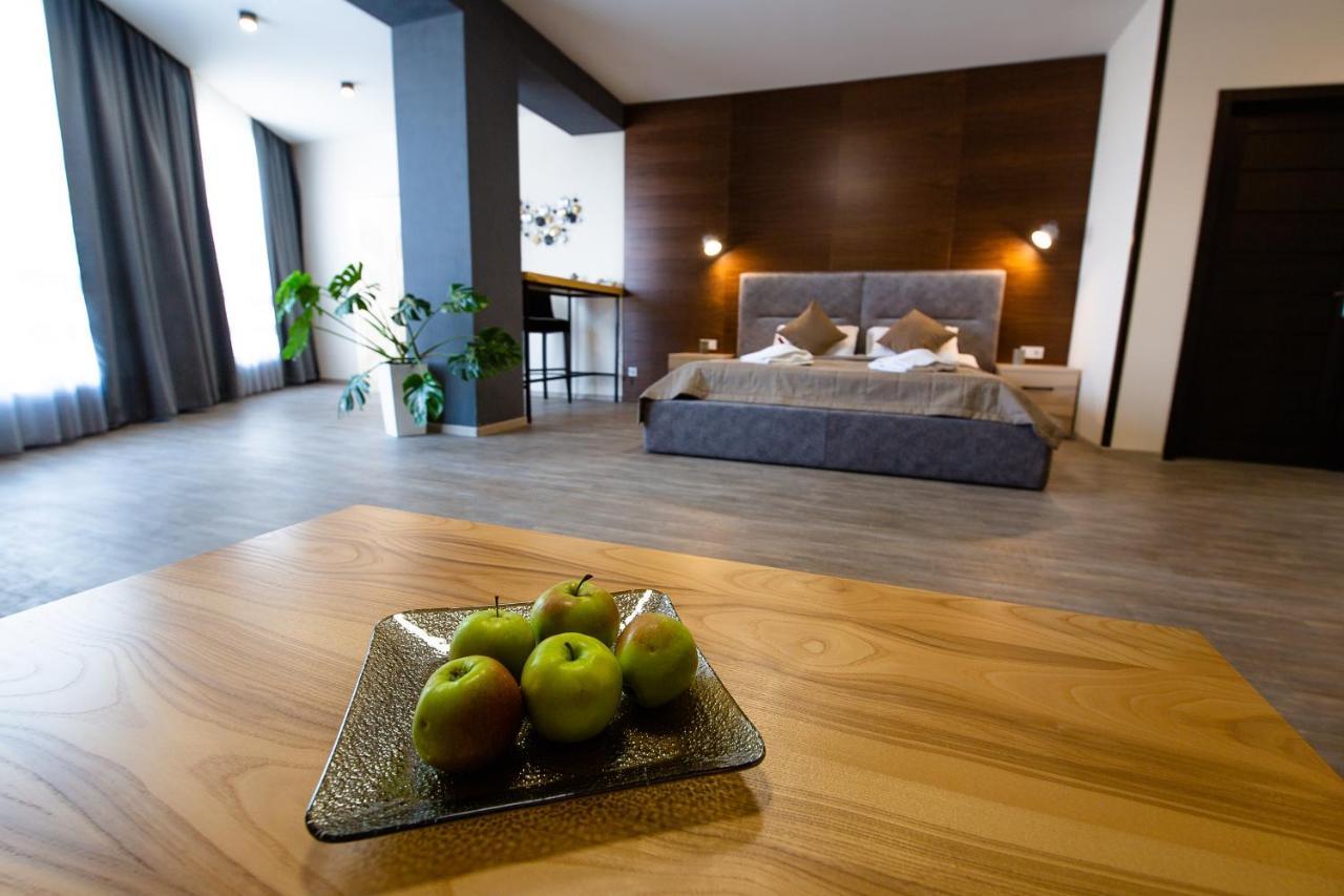 Geography Hotel Veresneve Buitenkant foto