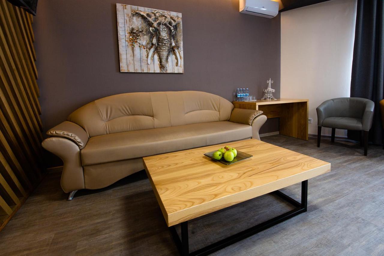 Geography Hotel Veresneve Buitenkant foto